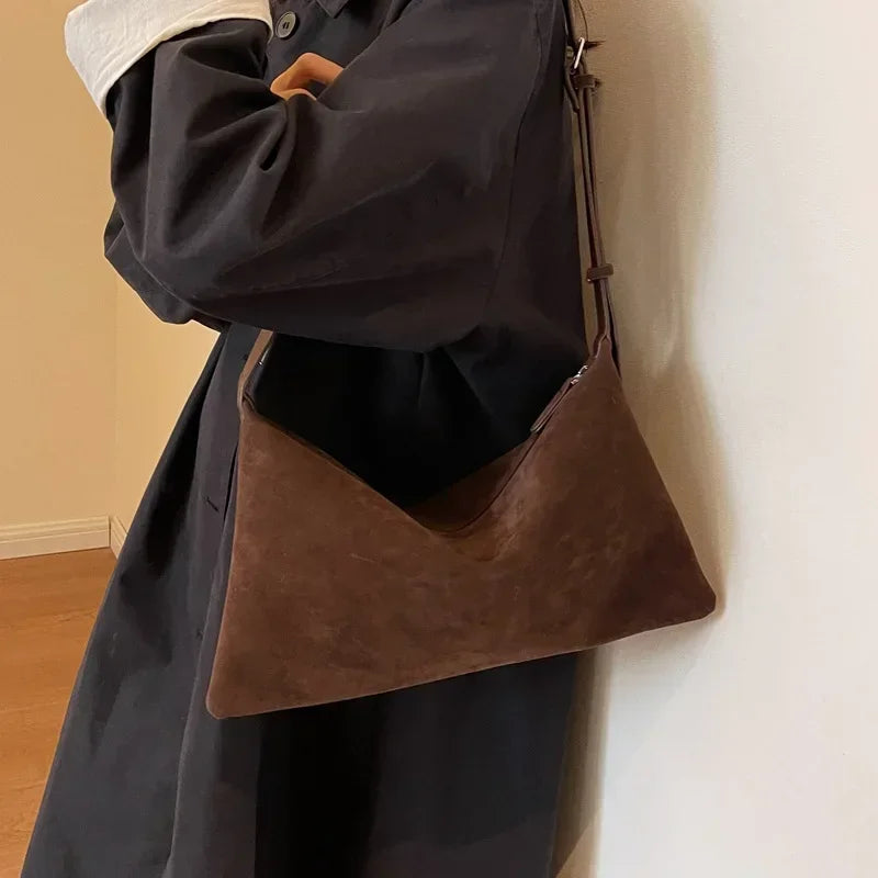 Bolsa Axila Minimalista Retrô