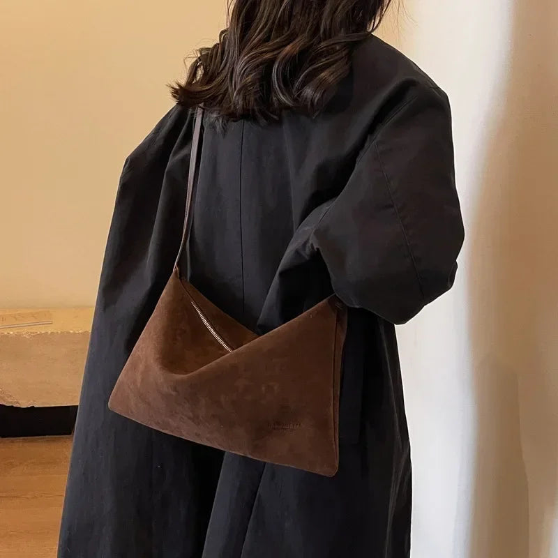 Bolsa Axila Minimalista Retrô