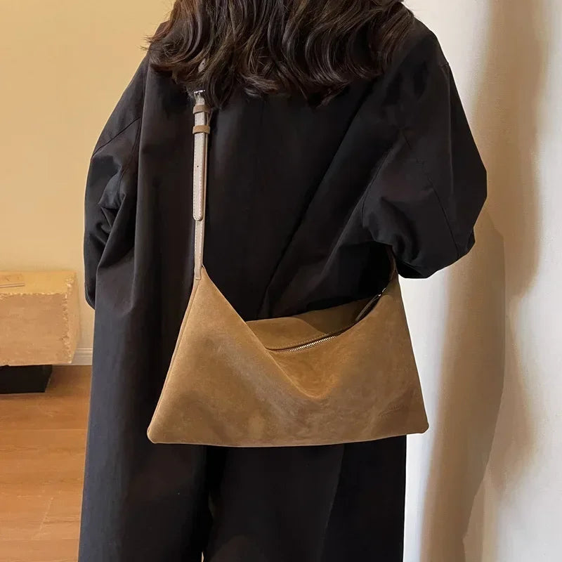 Bolsa Axila Minimalista Retrô