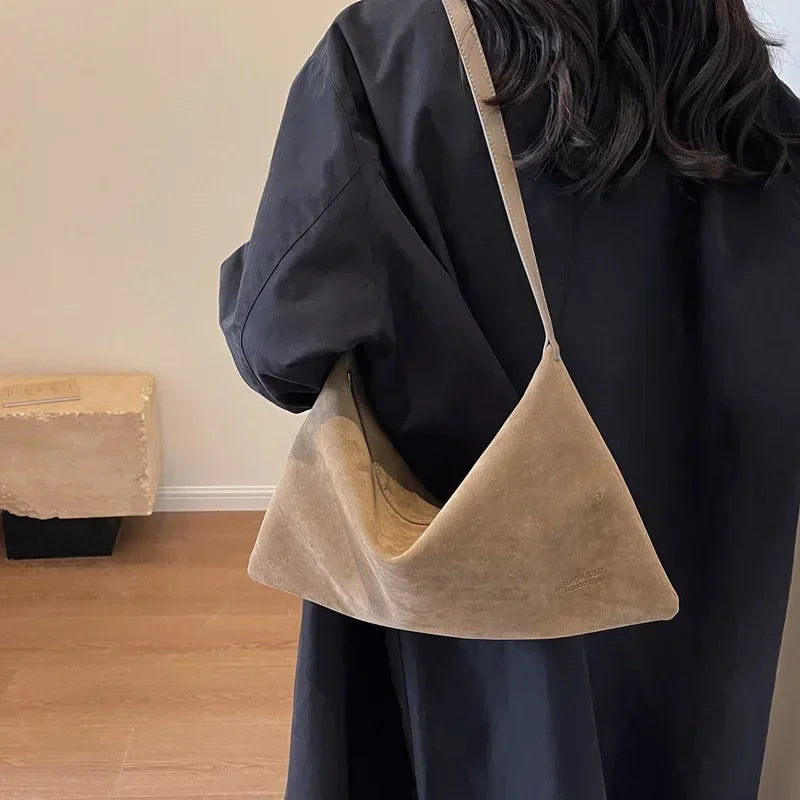 Bolsa Axila Minimalista Retrô