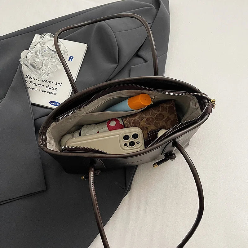 Bolsa Transversal Feminina em Couro Sintético
