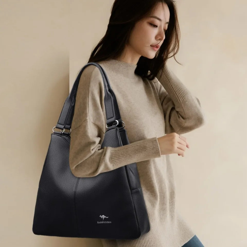 Bolsa Hobo de Couro com Alça Superior