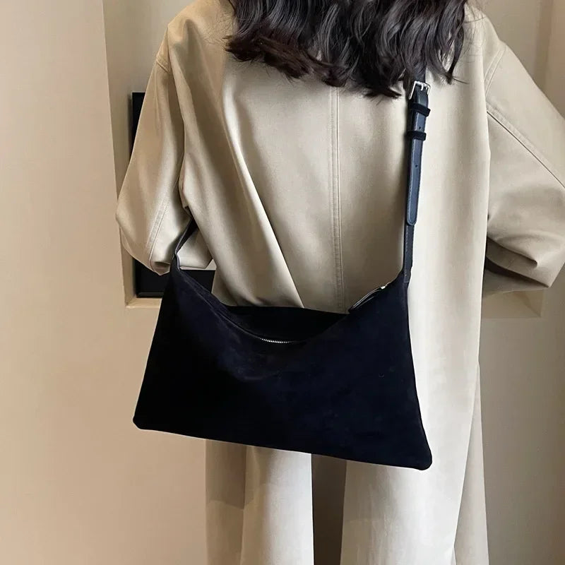 Bolsa Axila Minimalista Retrô