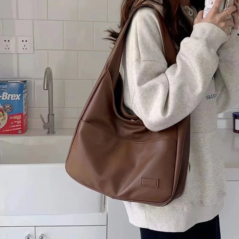 Bolsa Tote Preta em Couro Grande Capacidade